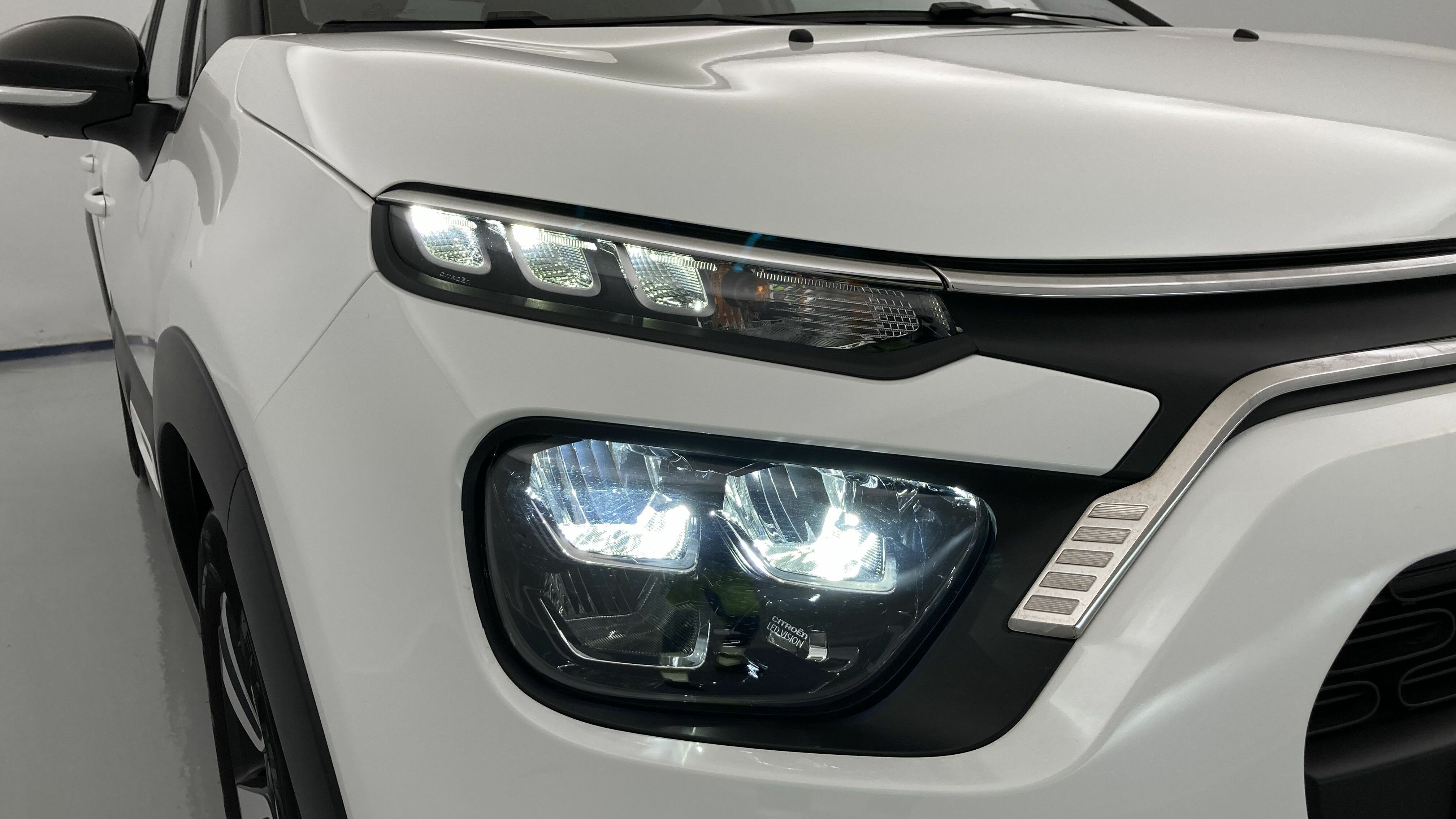 citroen c3 origin max 1.2 PURETECH 83 2024 blanco banquise / negro 23