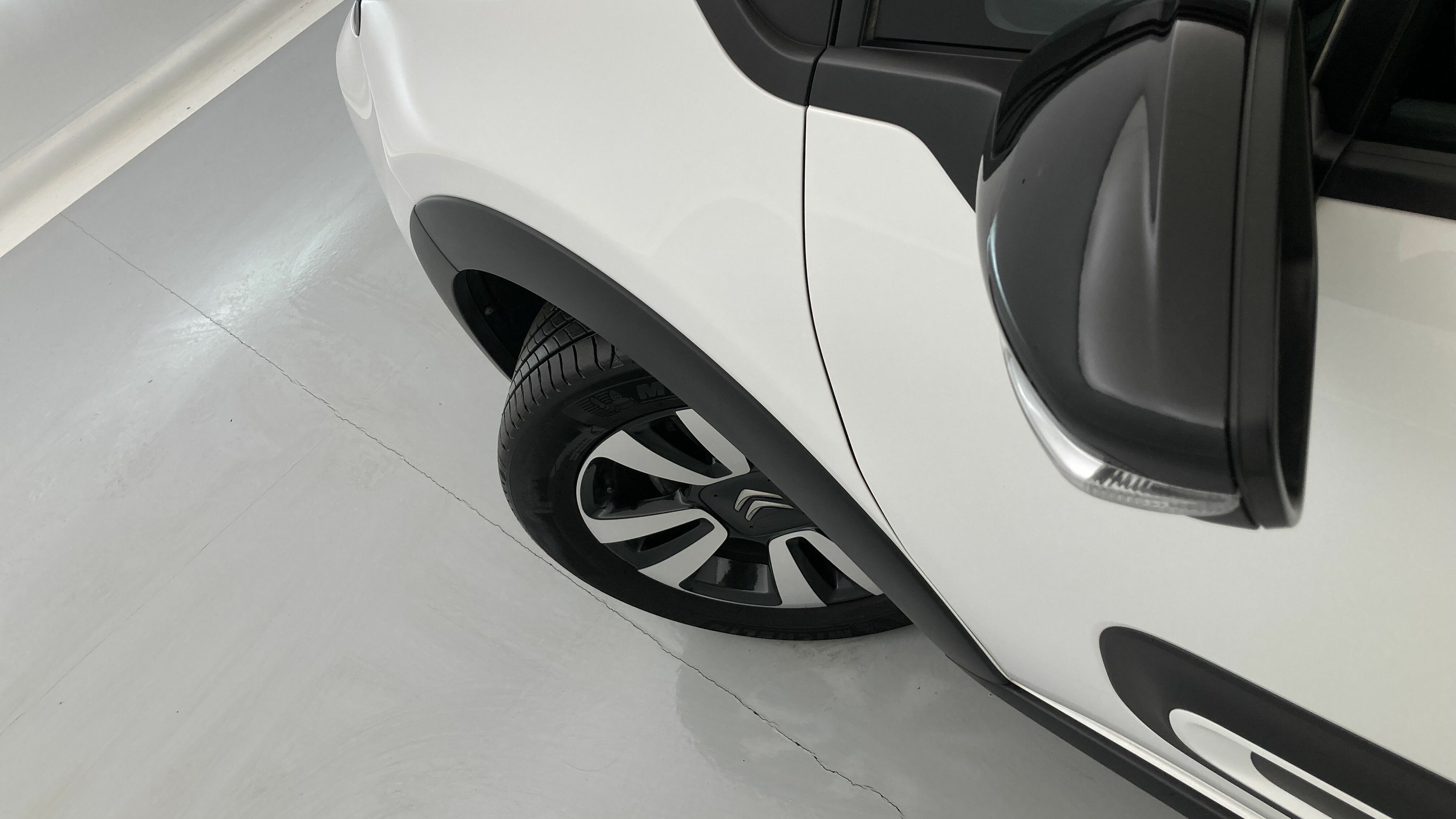 citroen c3 origin max 1.2 PURETECH 83 2024 blanco banquise / negro 20