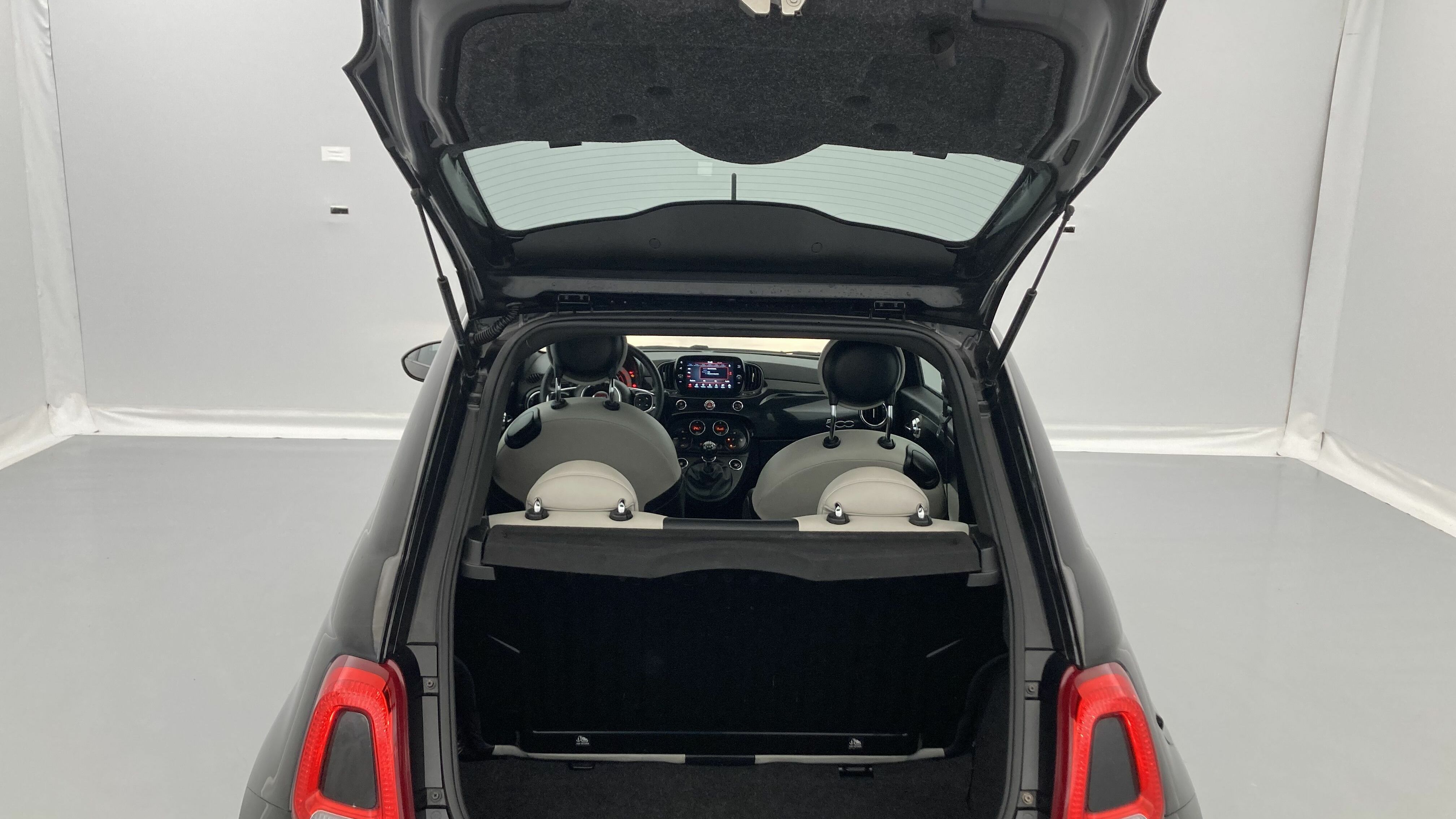 fiat 500 dolcevita 1.0 HYBRID 70 MHEV 2023 negro vesuvio 15