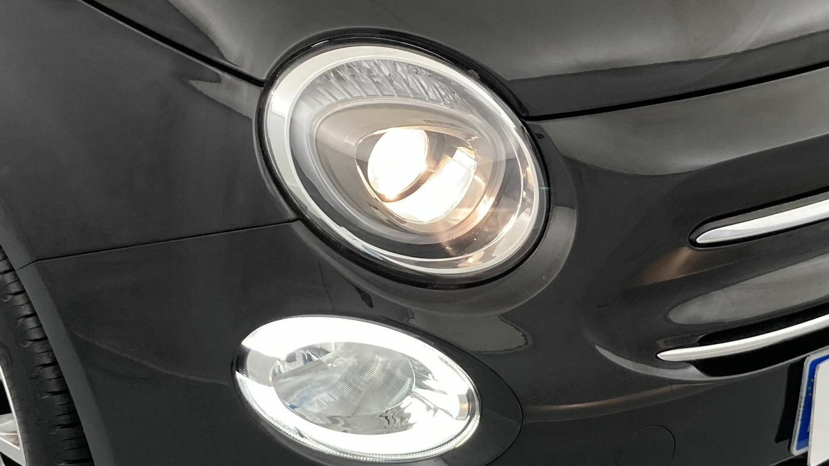 fiat 500 dolcevita 1.0 HYBRID 70 MHEV 2023 negro vesuvio 23