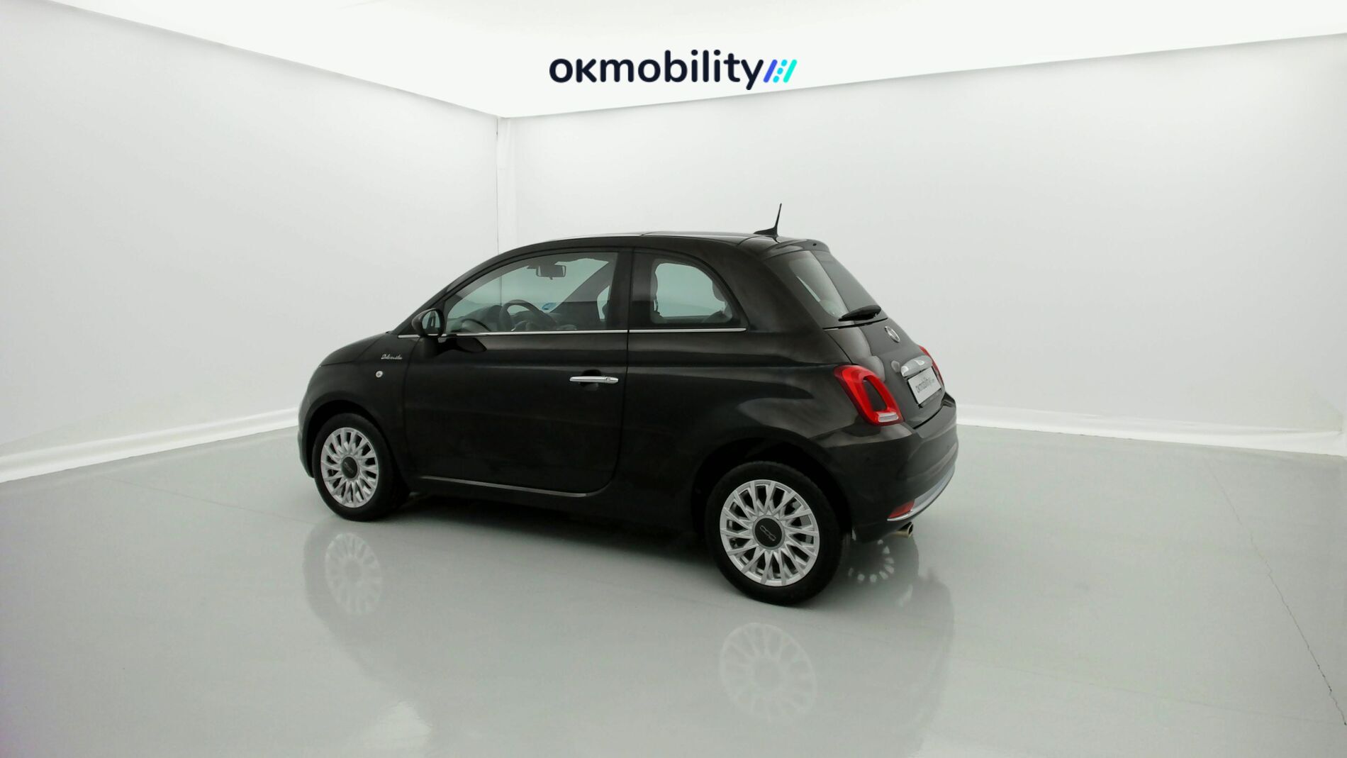 fiat 500 dolcevita 1.0 HYBRID 70 MHEV 2023 negro vesuvio 5