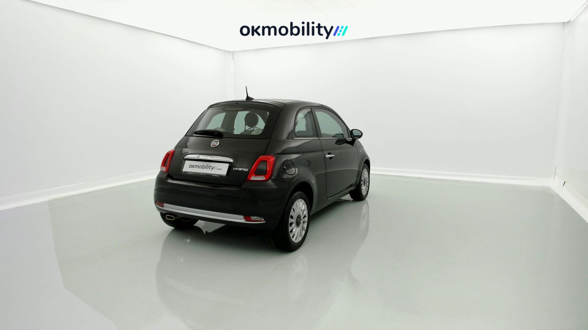 fiat 500 dolcevita 1.0 HYBRID 70 MHEV 2023 negro vesuvio 9