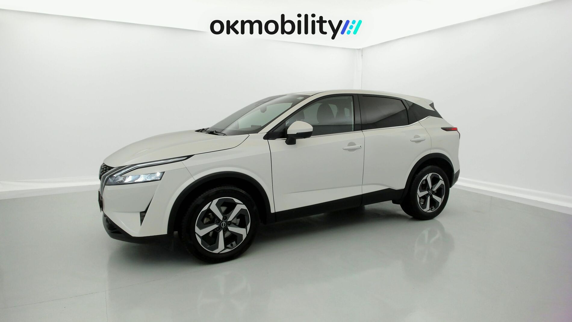nissan qashqai n-connecta 1.3 DIG-T MHEV 158 XTRONIC 2024 blanco perlado 4