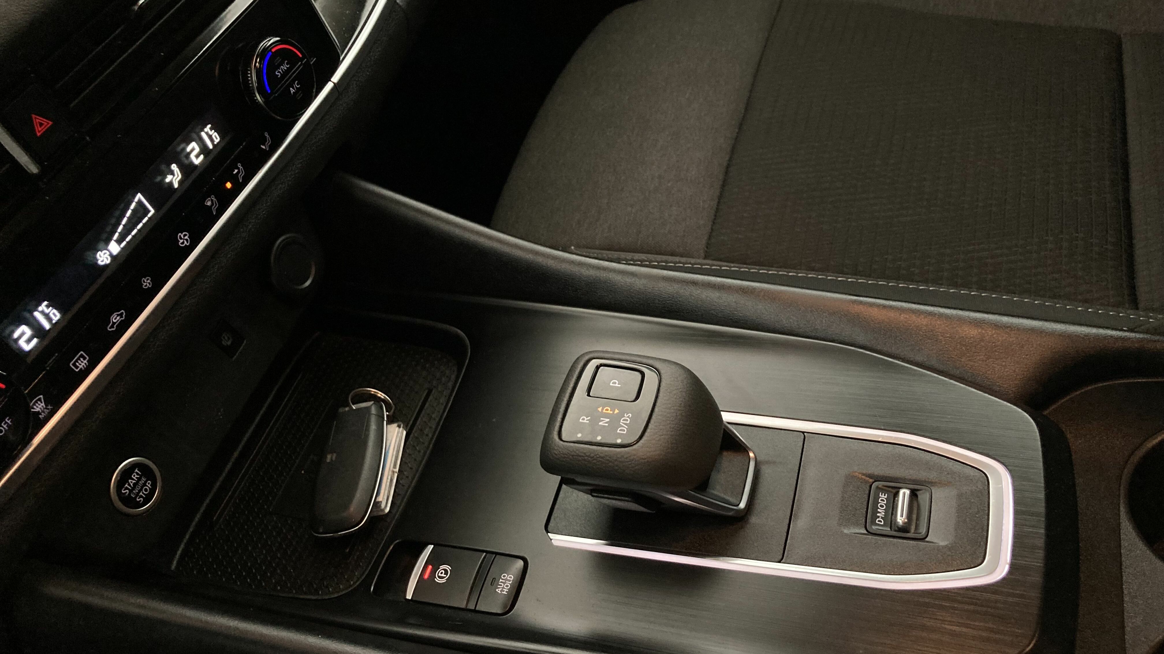 nissan qashqai n-connecta 1.3 DIG-T MHEV 158 XTRONIC 2024 blanco perlado 30