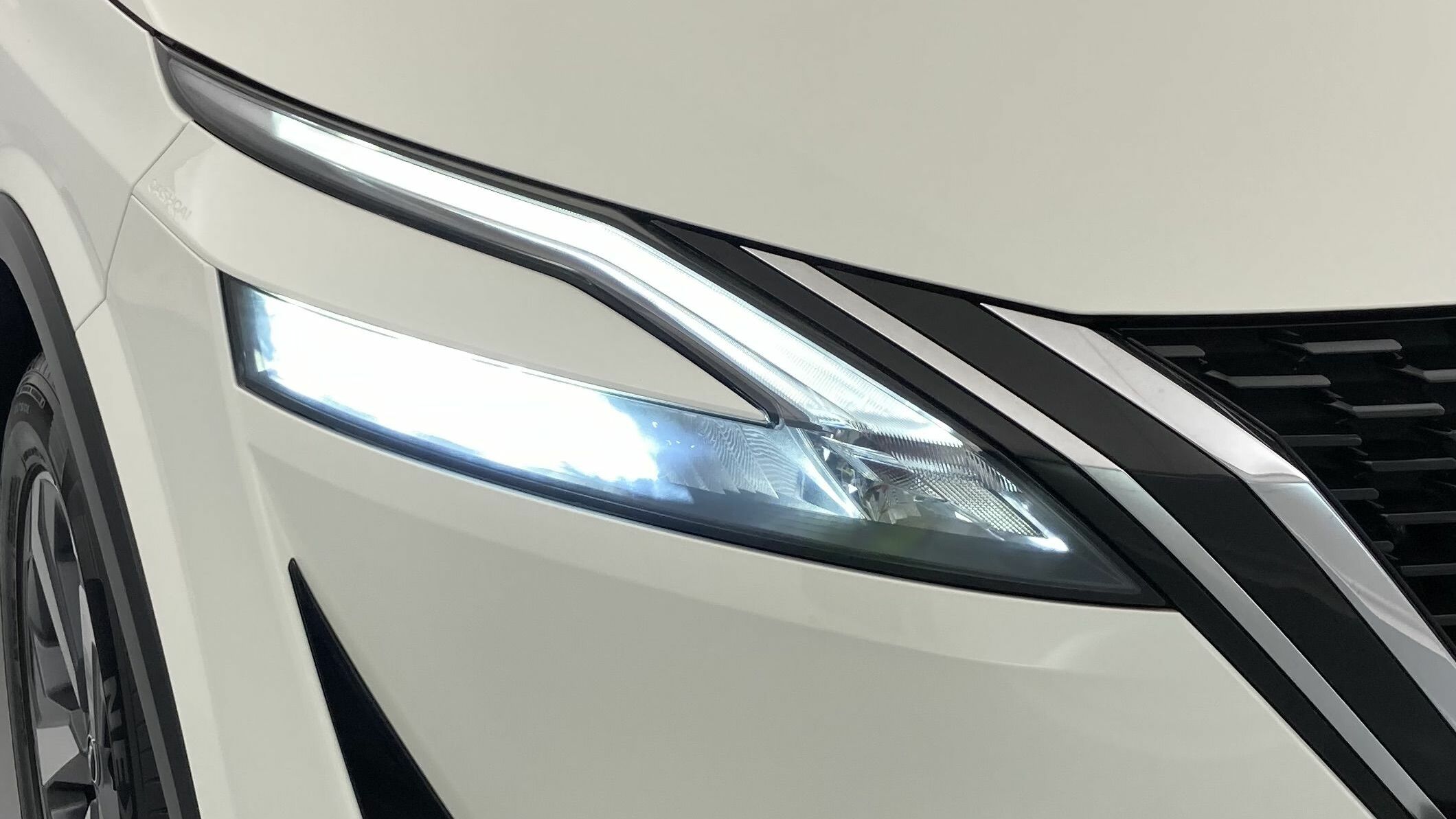 nissan qashqai n-connecta 1.3 DIG-T MHEV 158 XTRONIC 2024 blanco perlado 17