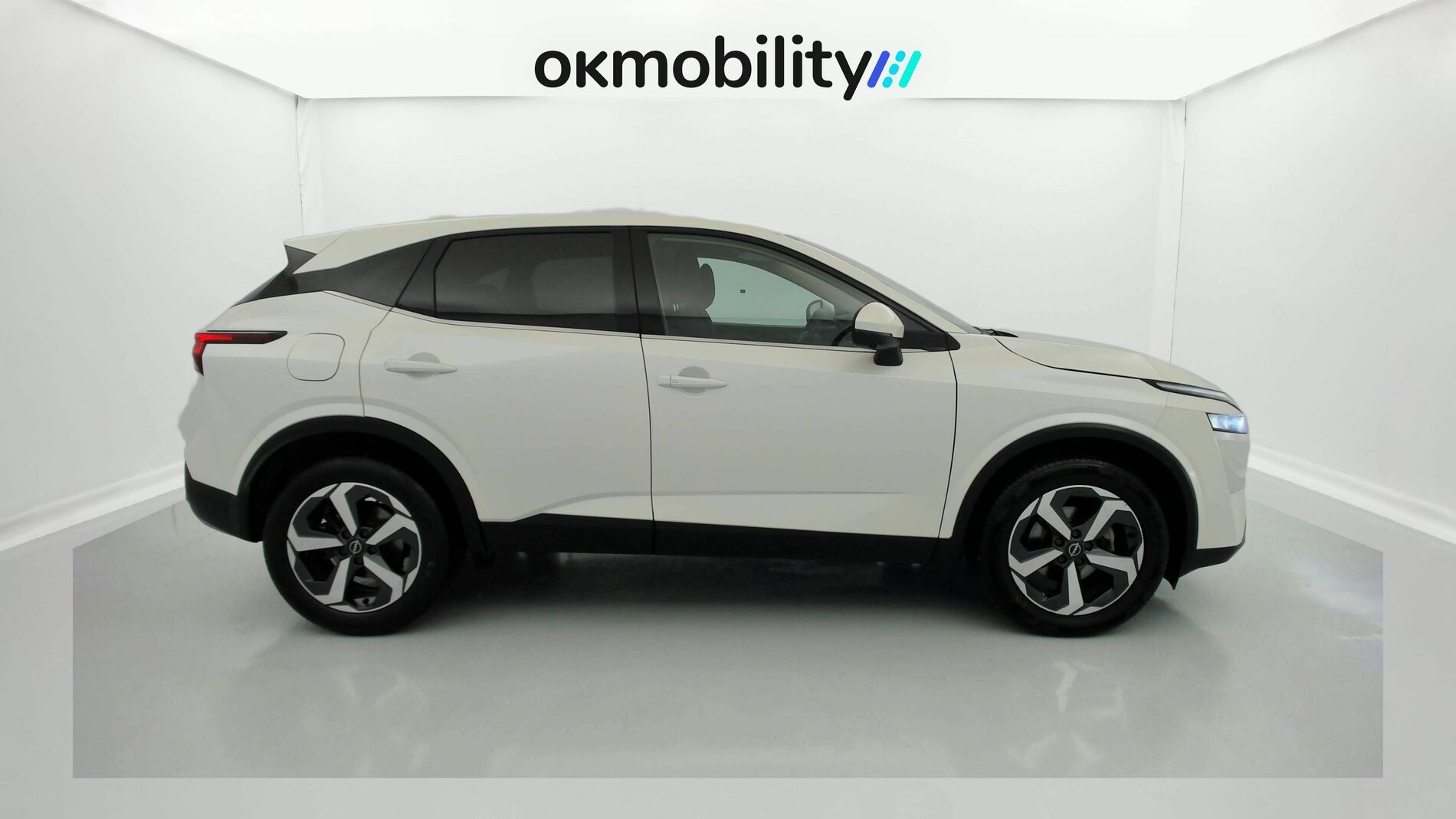 nissan qashqai n-connecta 1.3 DIG-T MHEV 158 XTRONIC 2024 blanco perlado 9
