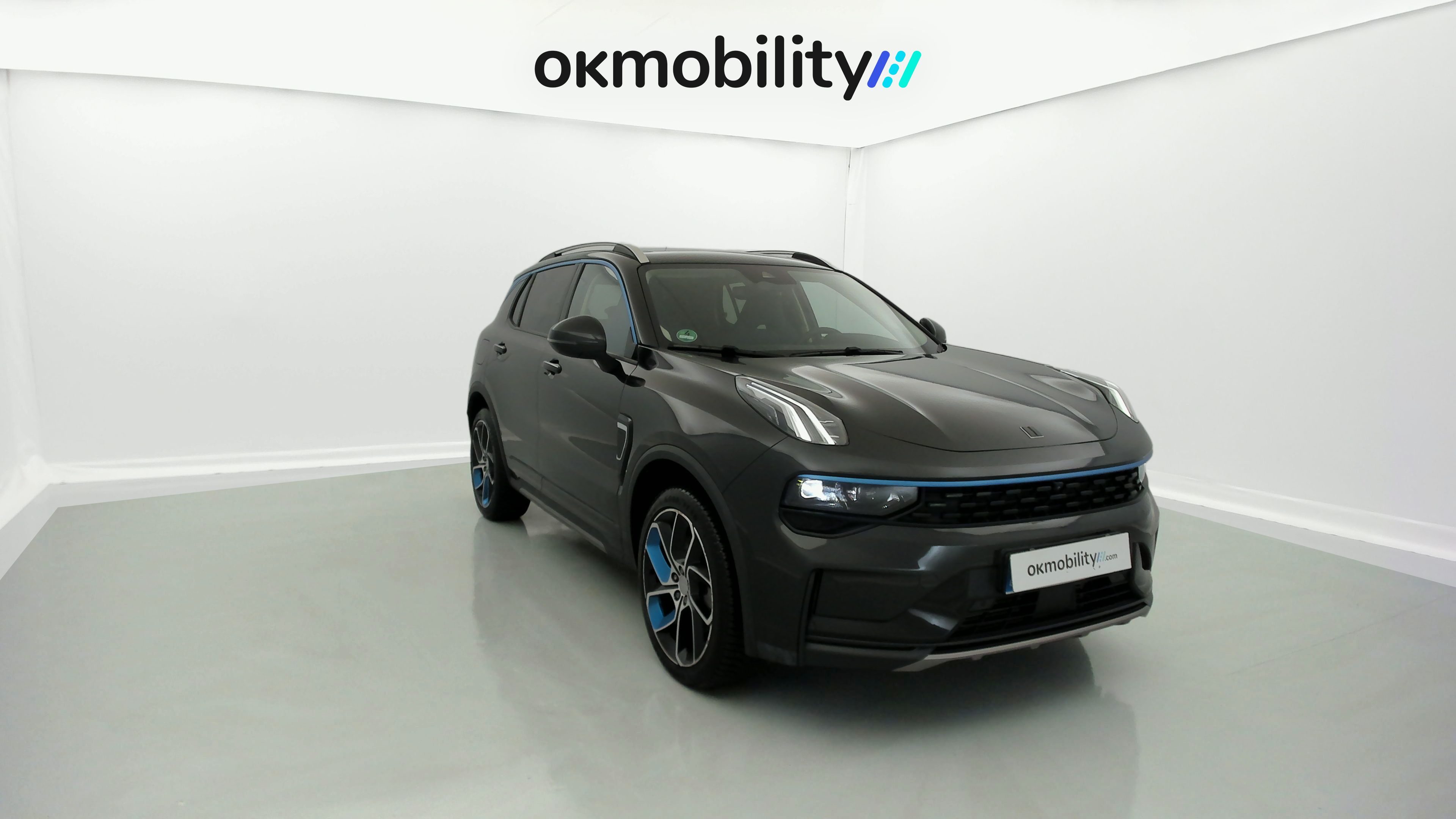 lynk&co 1 nv 1.5 PHEV 261 2022 black 14