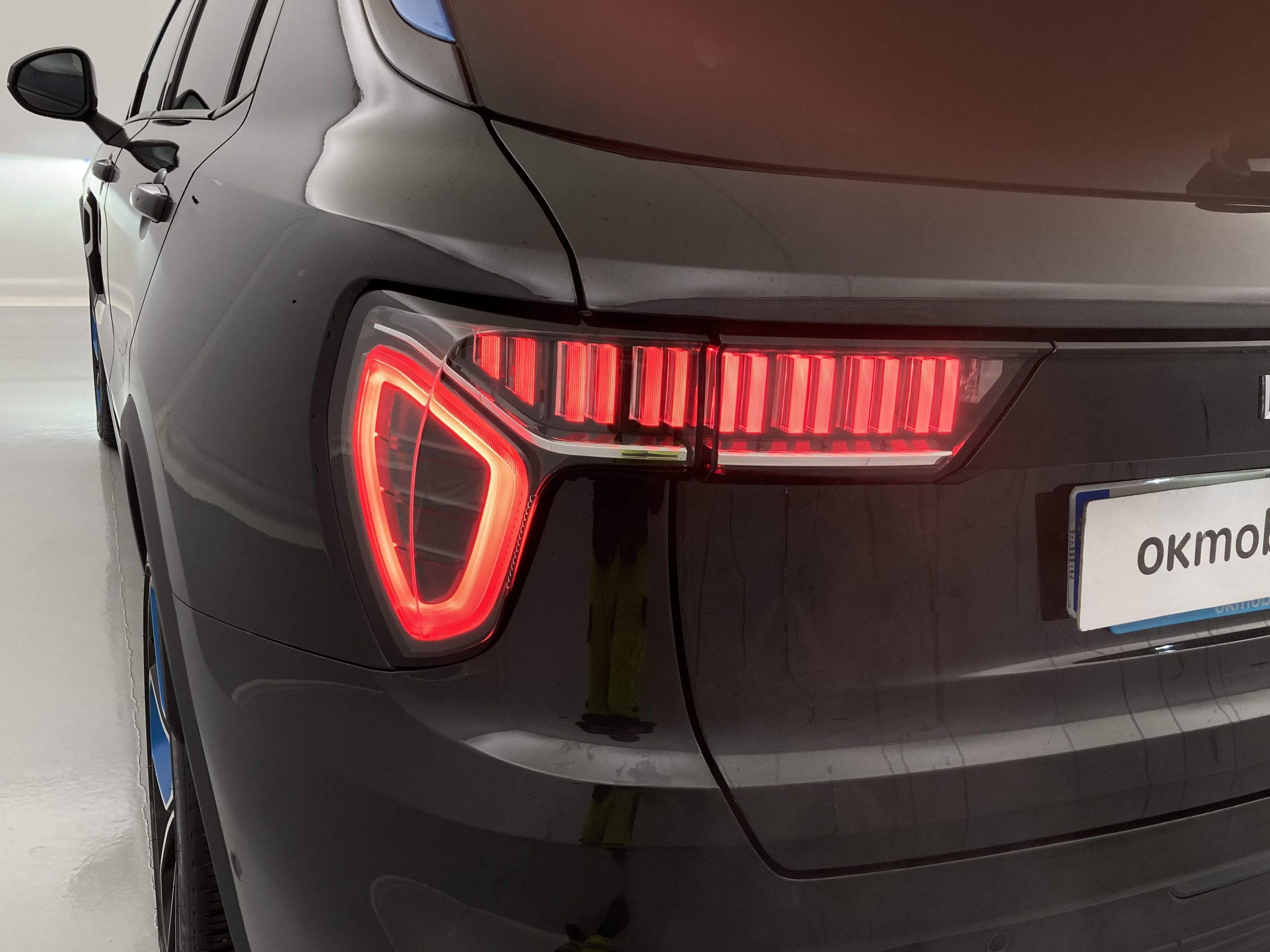 lynk&co 1 nv 1.5 PHEV 261 2022 black 16