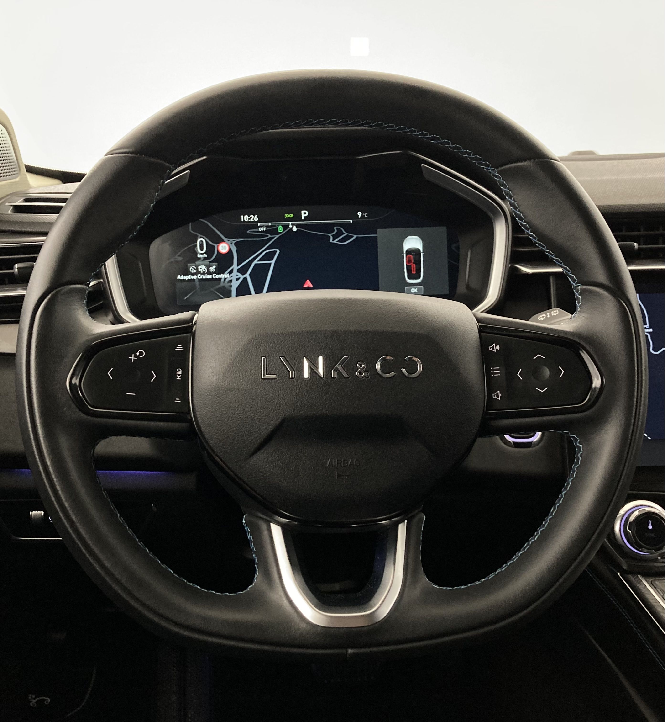 lynk&co 1 nv 1.5 PHEV 261 2022 black 18