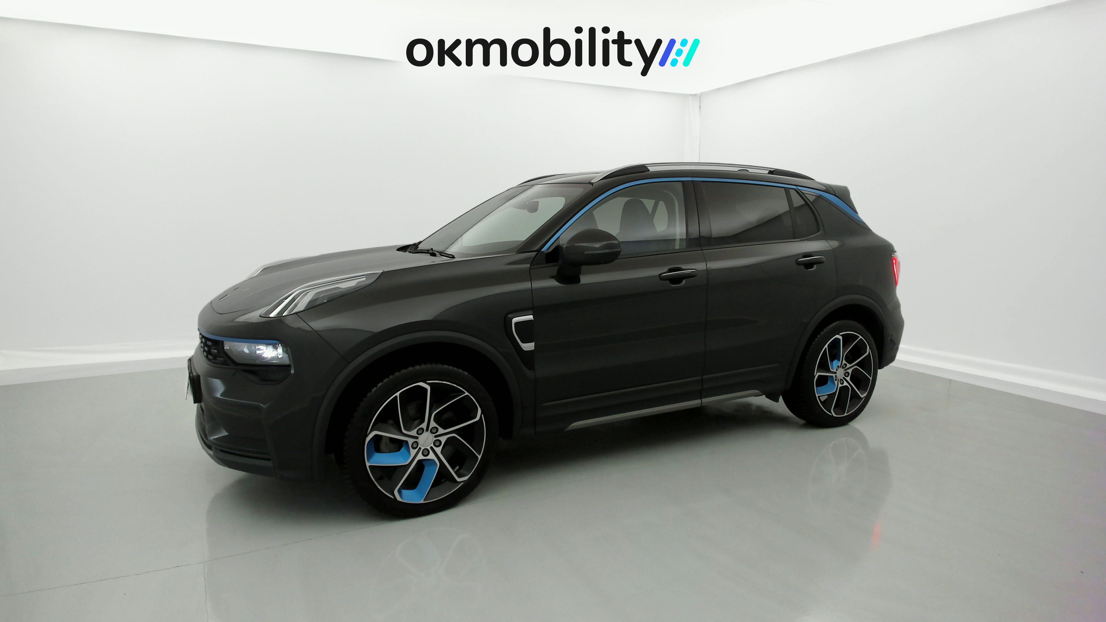 lynk&co 1 nv 1.5 PHEV 261 2022 black 3