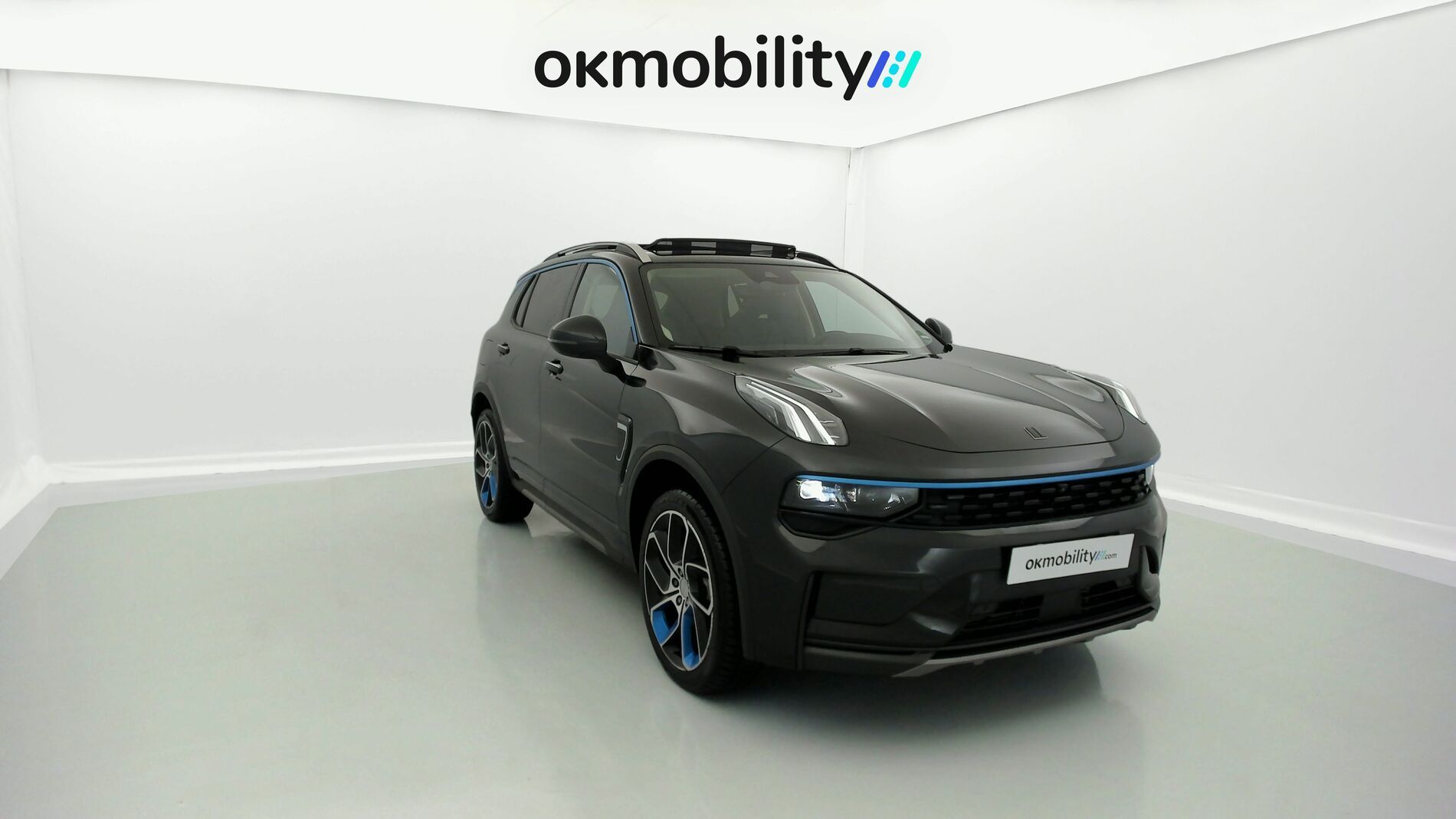 lynk&co 1 nv 1.5 PHEV 261 2022 black 12