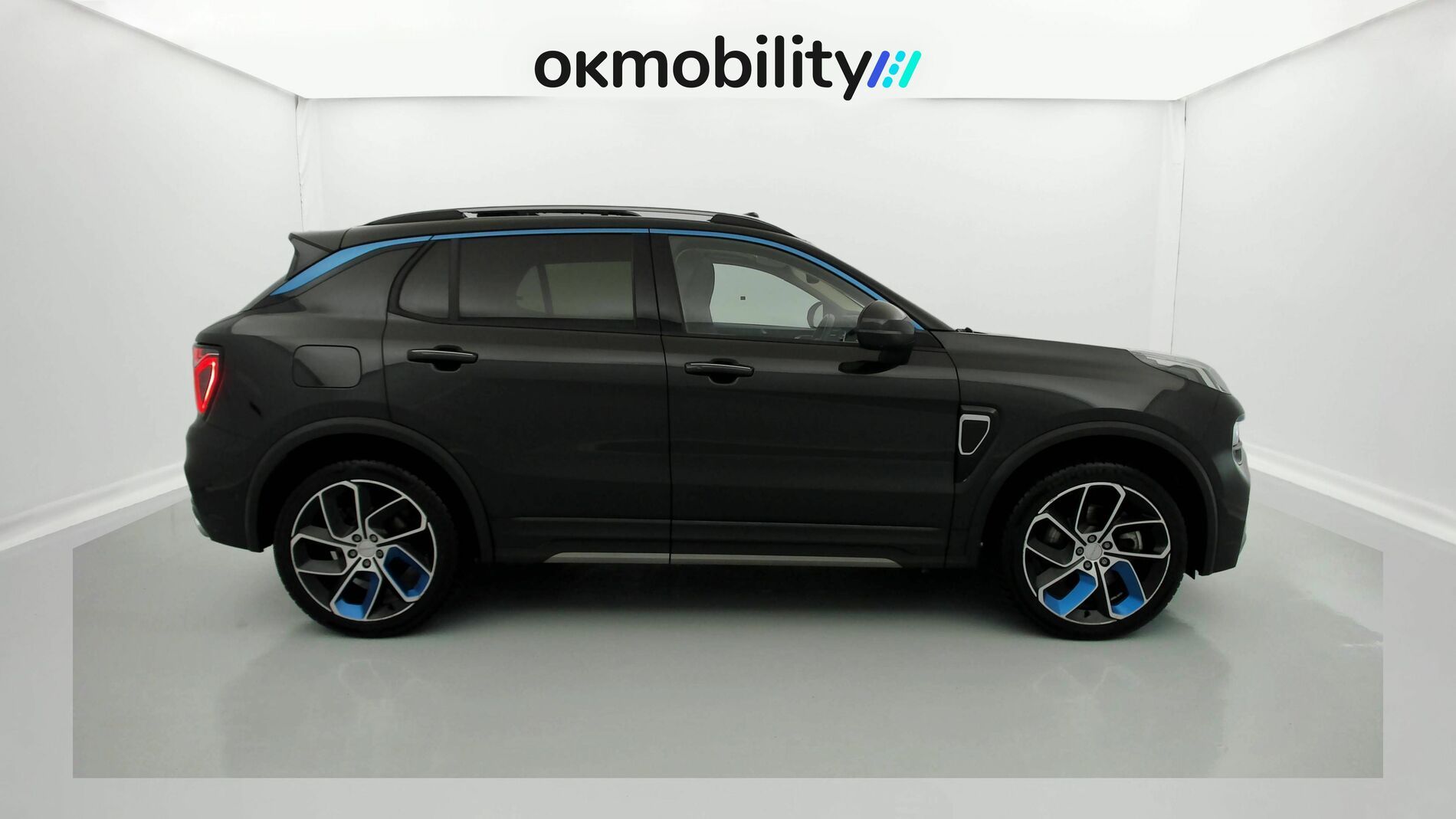 lynk&co 1 nv 1.5 PHEV 261 2022 black 10