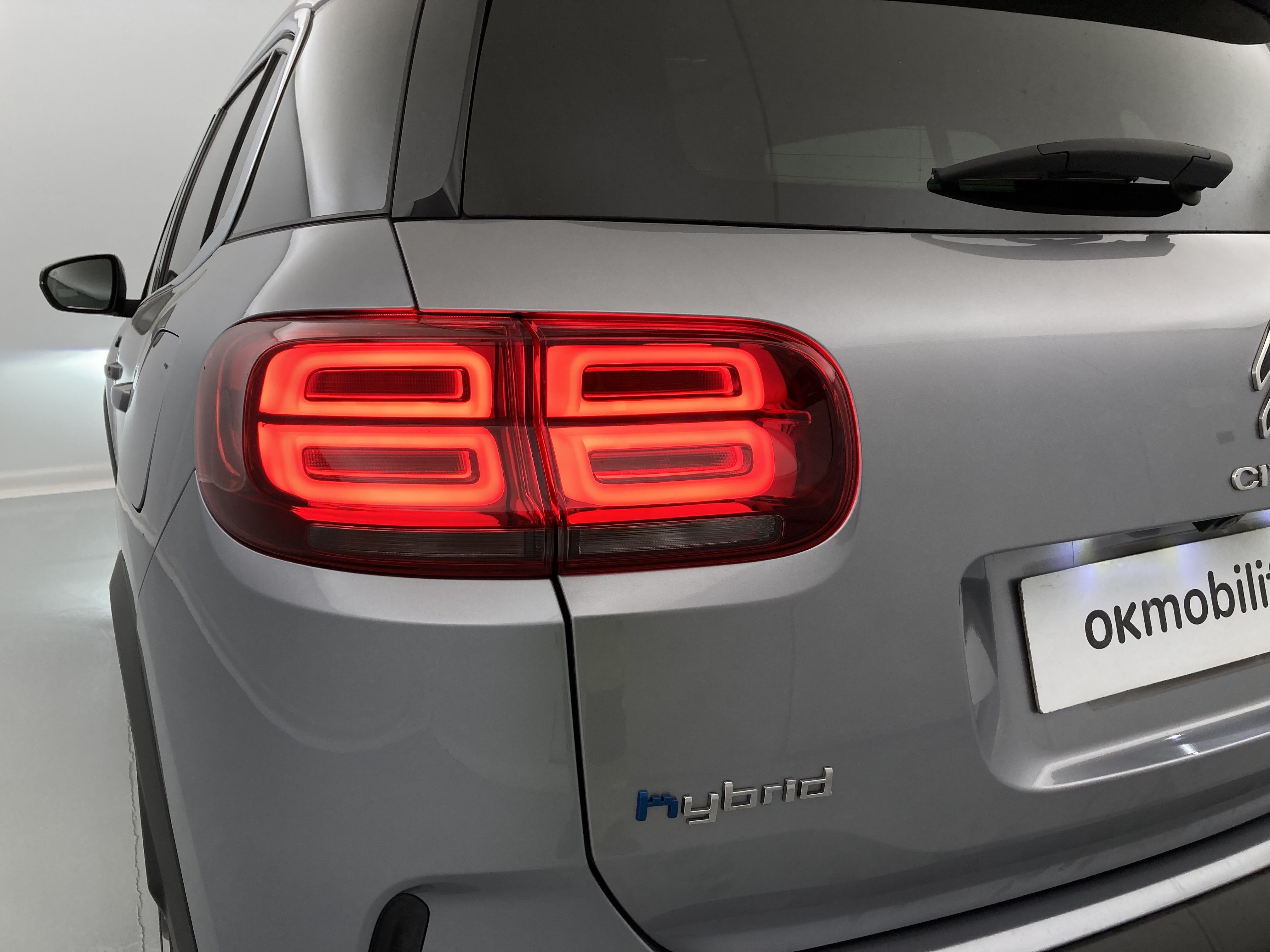 citroen c5 aircross shine 1.6 PURETECH HYBRID 225 E-EAT 2022 gris acier / negro 22