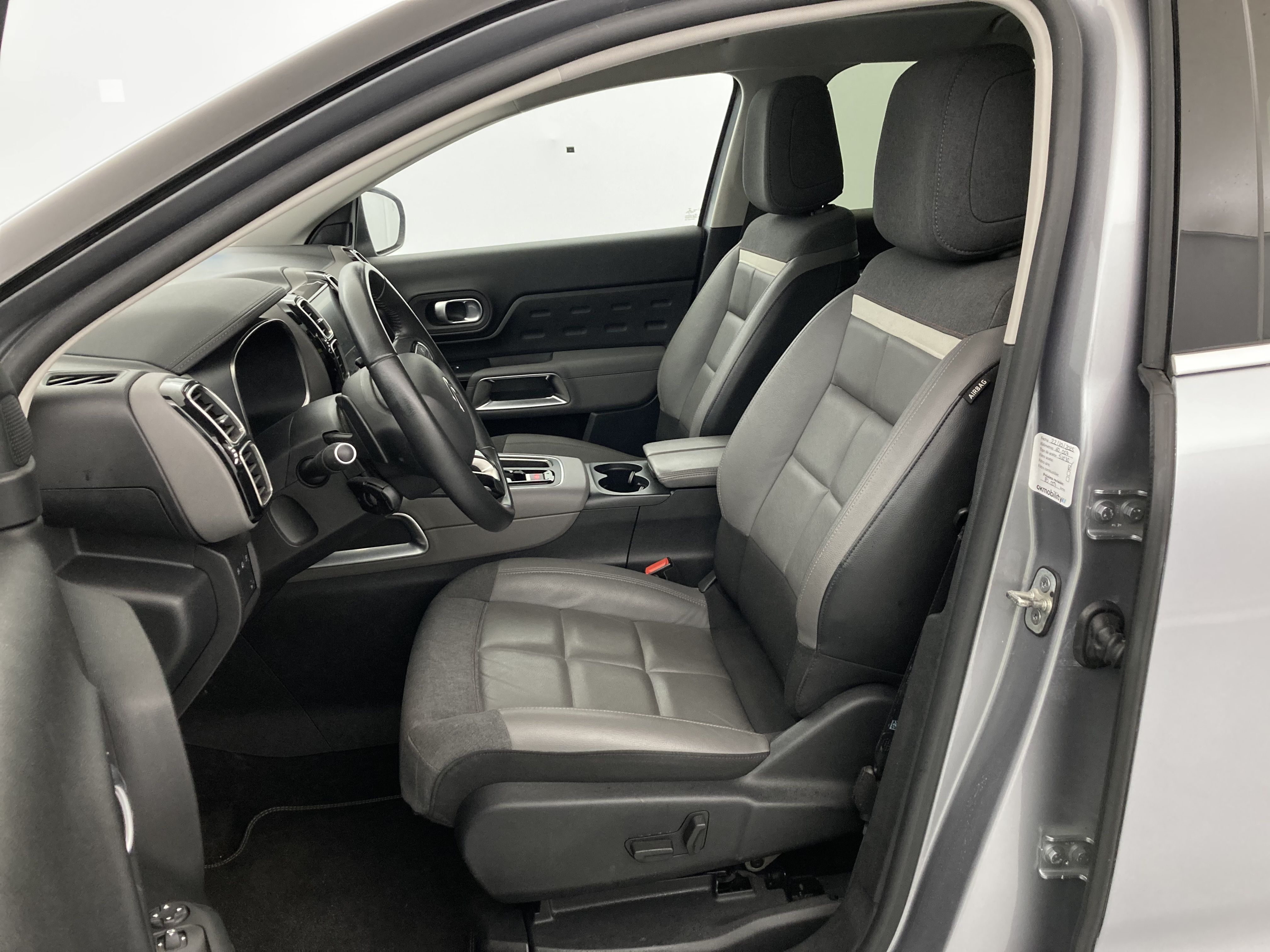 citroen c5 aircross shine 1.6 PURETECH HYBRID 225 E-EAT 2022 gris acier / negro 33