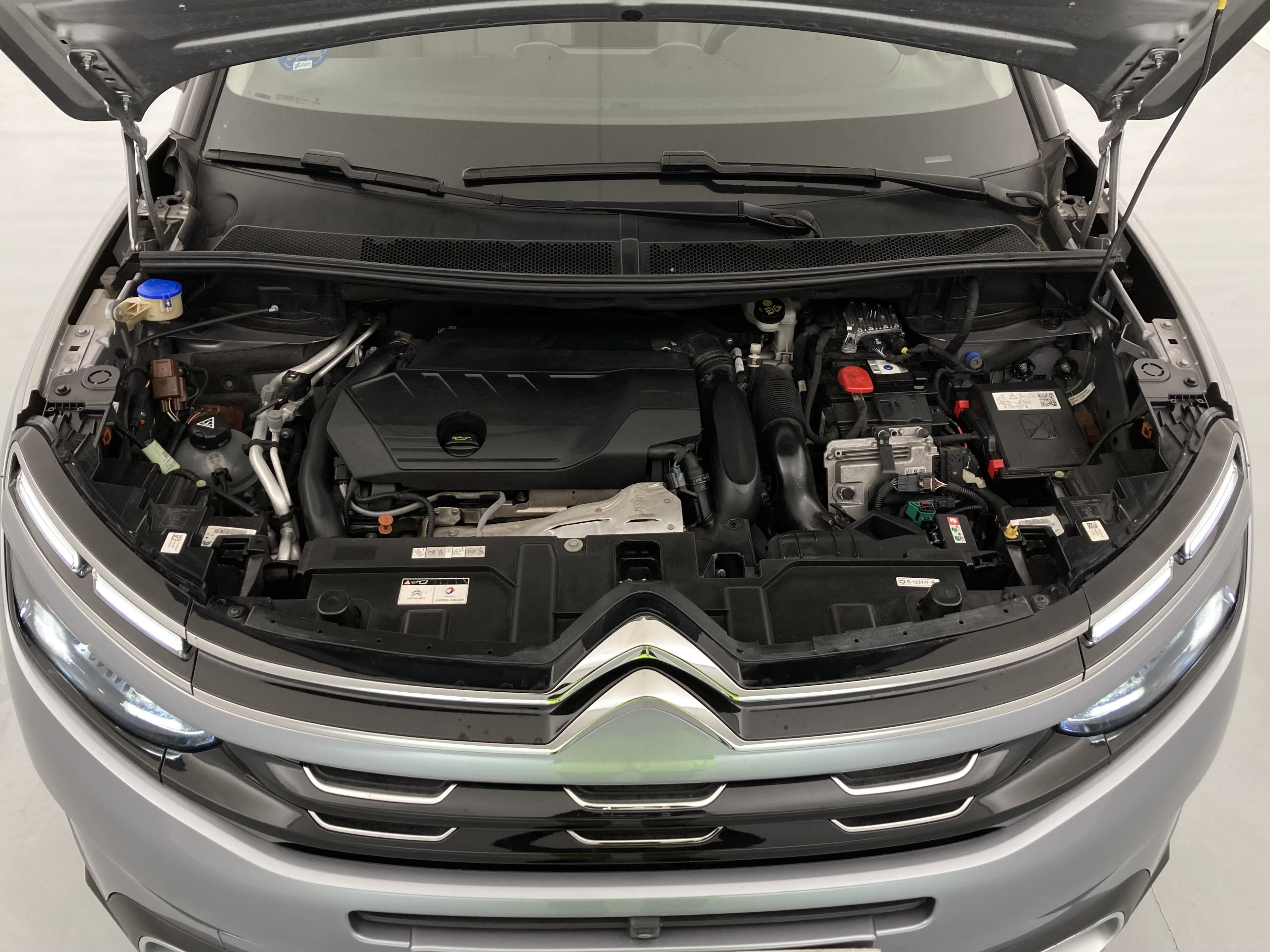 citroen c5 aircross shine 1.6 PURETECH HYBRID 225 E-EAT 2022 gris acier / negro 30