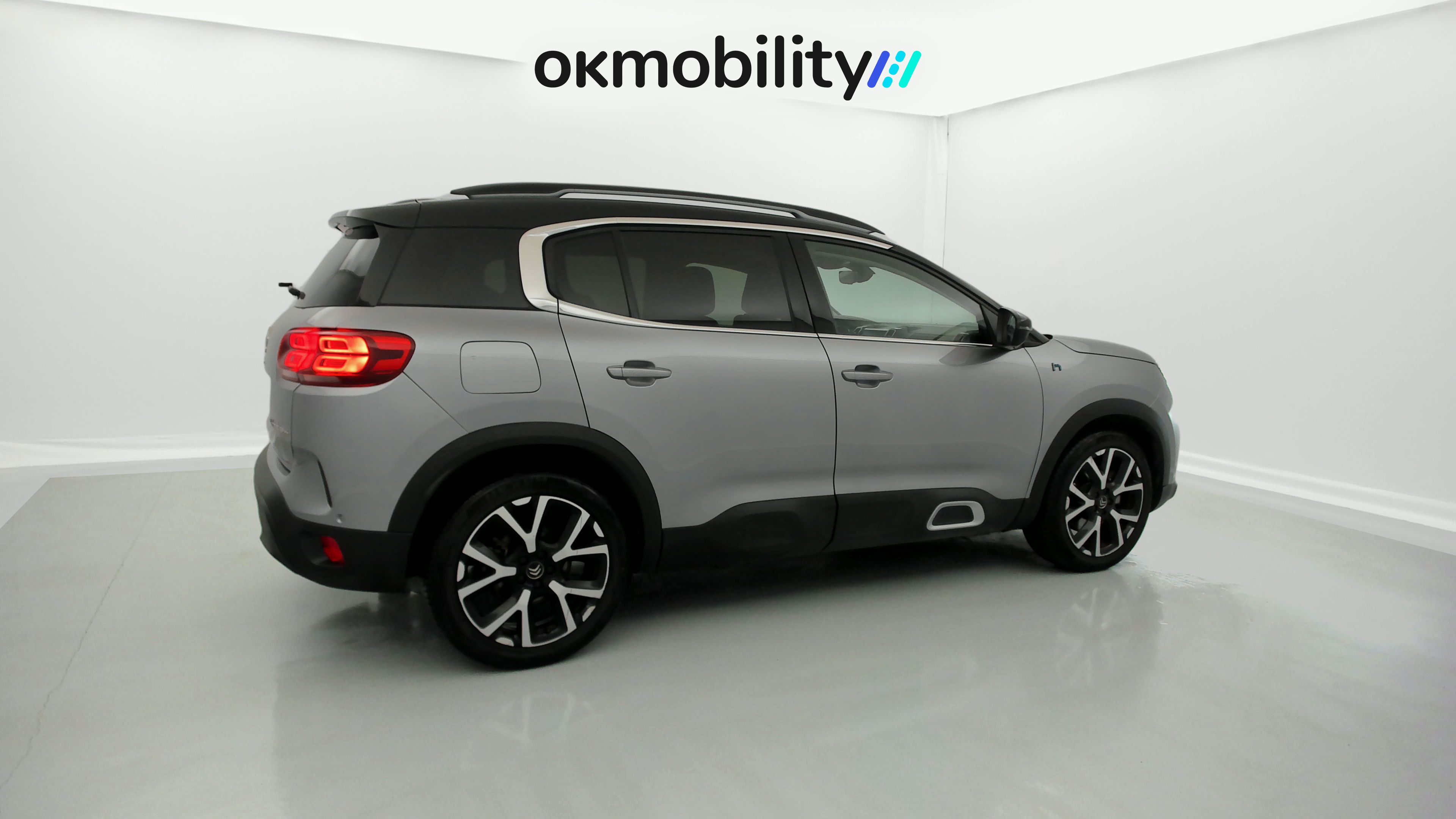 citroen c5 aircross shine 1.6 PURETECH HYBRID 225 E-EAT 2022 gris acier / negro 8