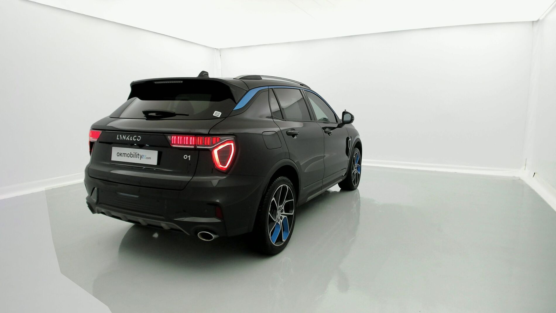 lynk&co 01 nv 1.5 PHEV 261 2022 black 8