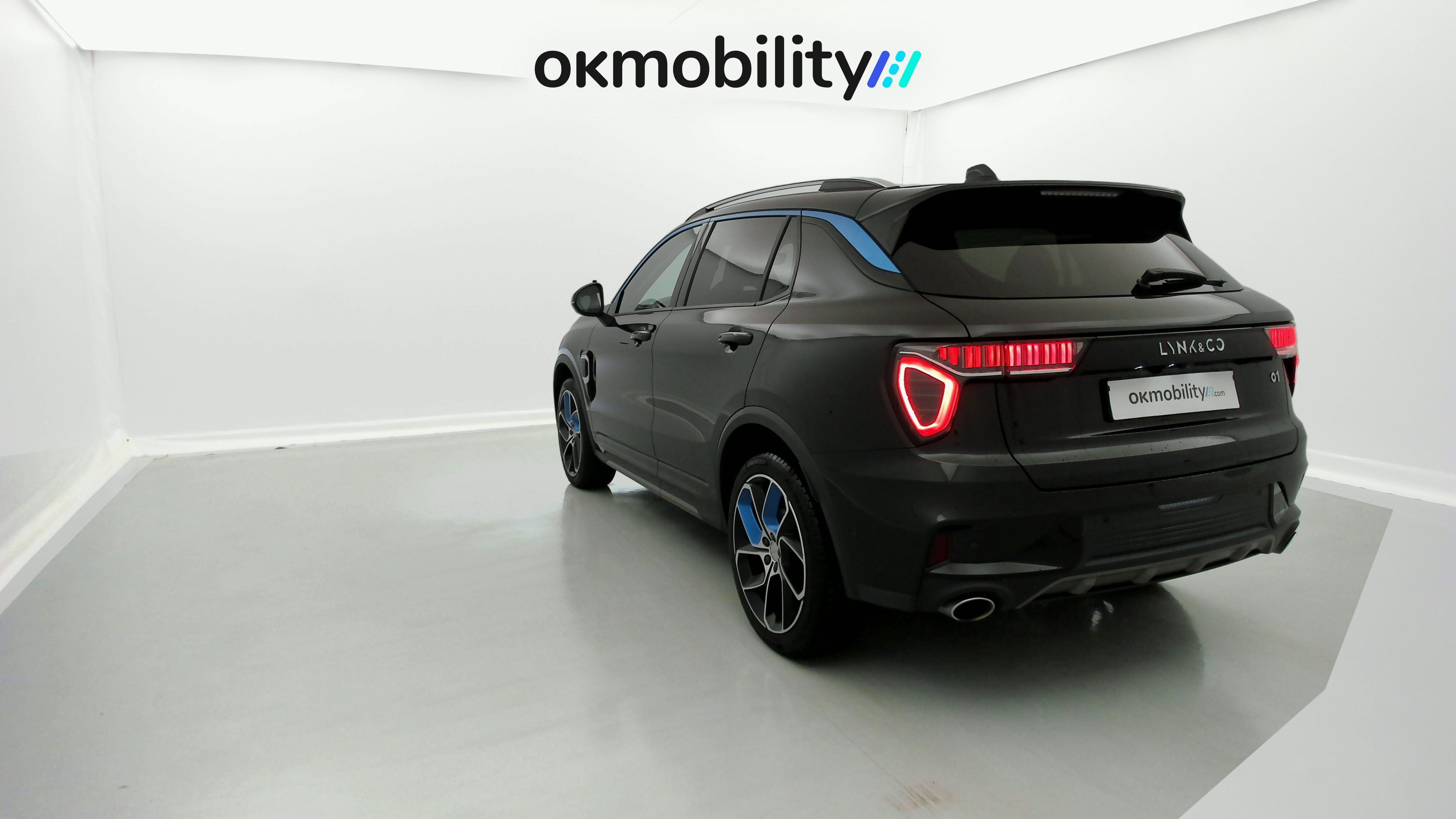 lynk&co 1 nv 1.5 PHEV 261 2022 black 7