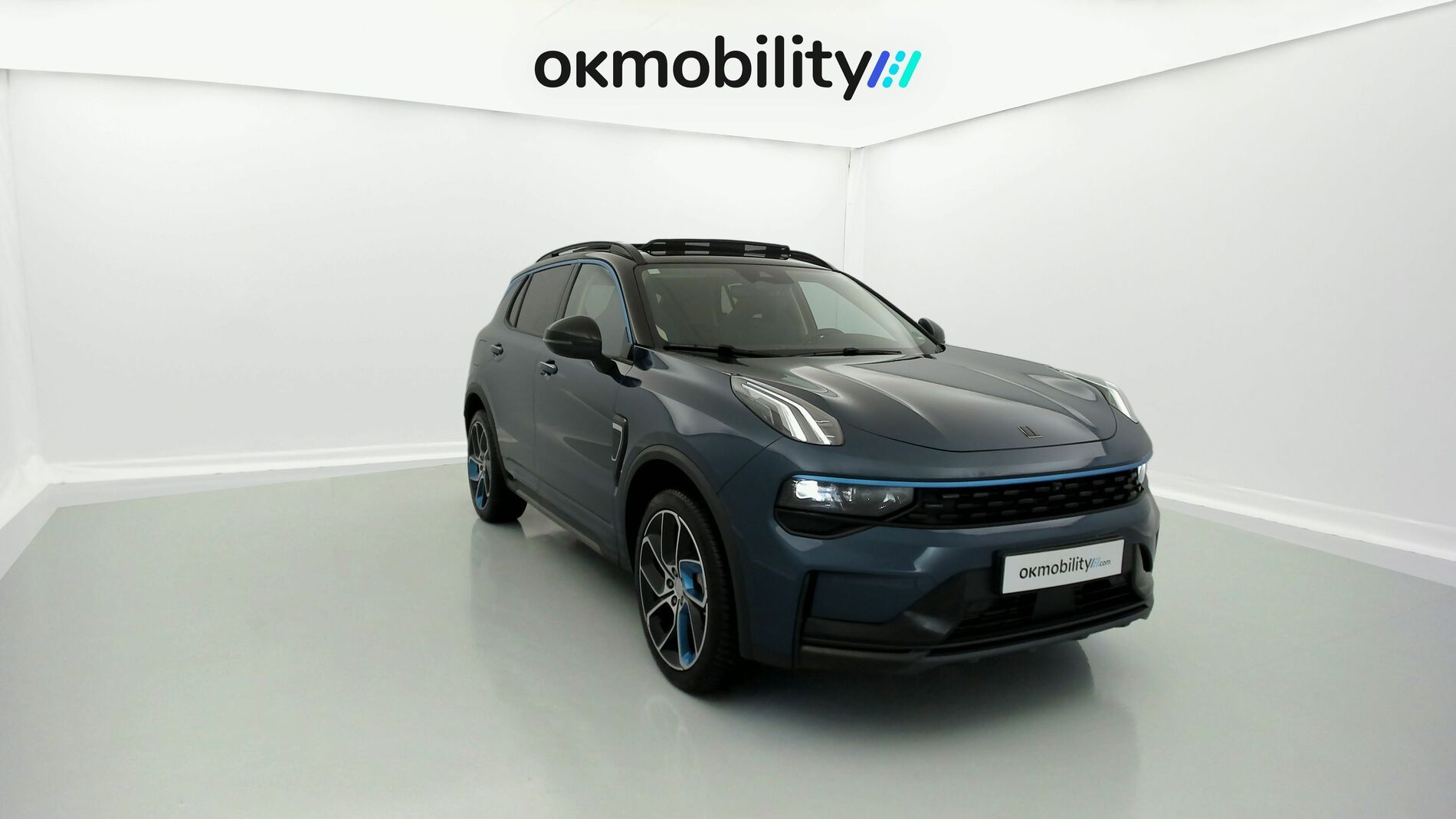 lynk&co 1 nv 1.5 PHEV 261 2022 blue 13