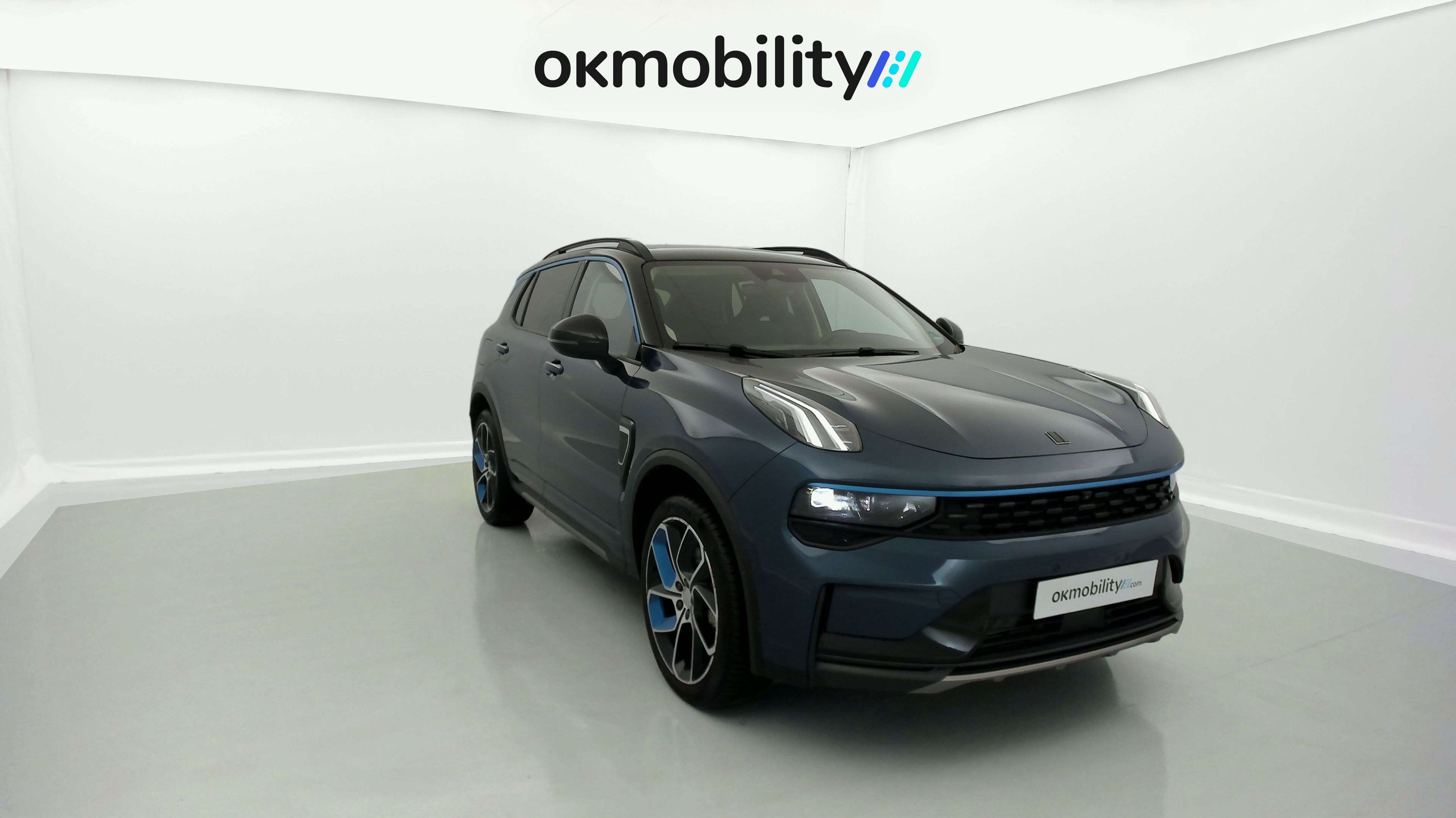 lynk&co 1 nv 1.5 PHEV 261 2022 blue 13