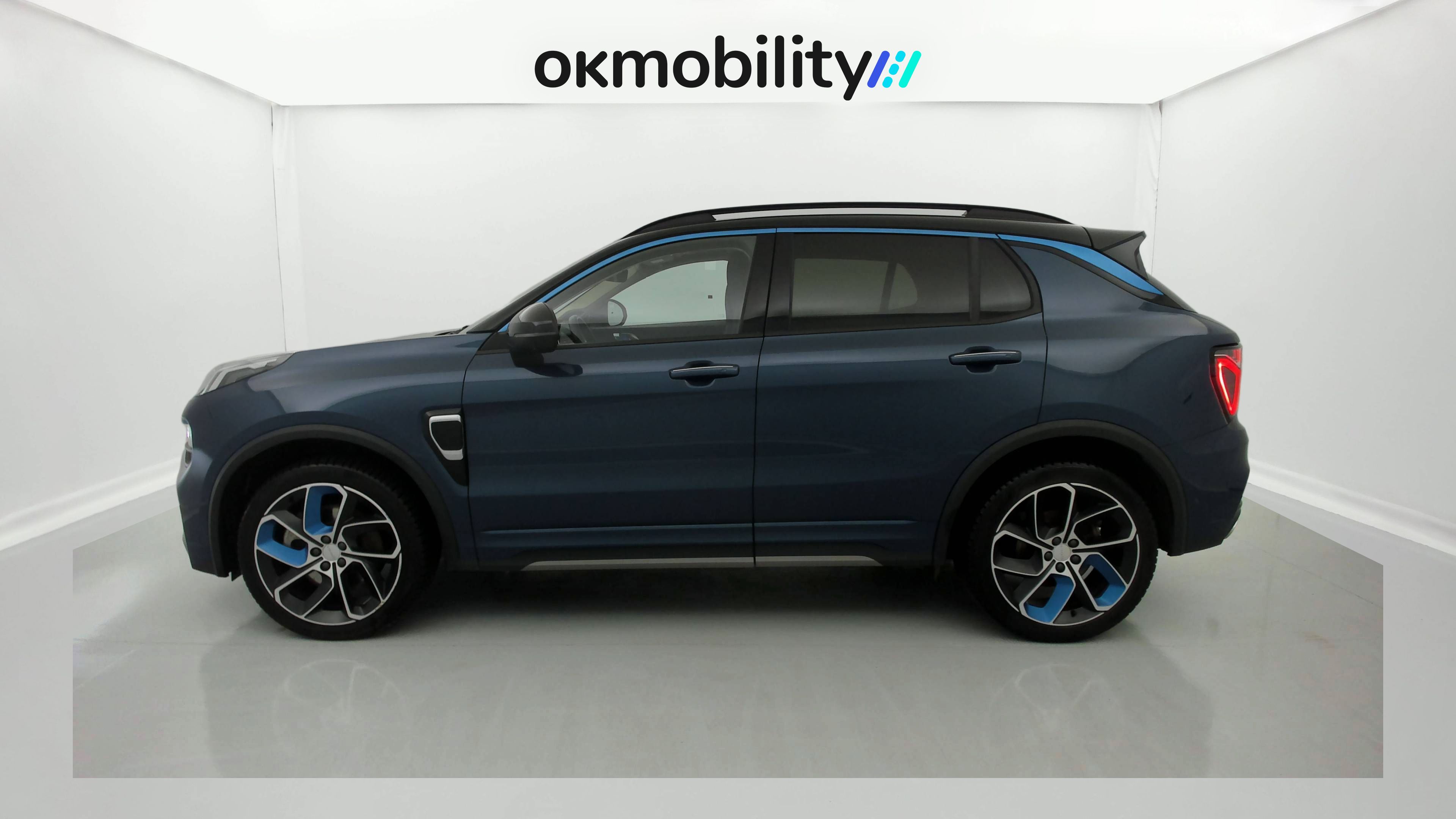 lynk&co 1 nv 1.5 PHEV 261 2022 blue 4